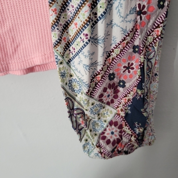 Francesca's Alya Pink Thermal Knit Boho  Mixed Media Long Sleeve Top - Picture 3 of 8